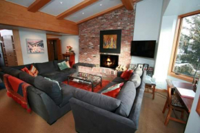 Condo with Vaulted Ceiling & Spectacular Mountain Views Vail